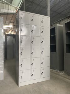Tủ locker 18 ngăn cho khách hàng tại An Dương Vương