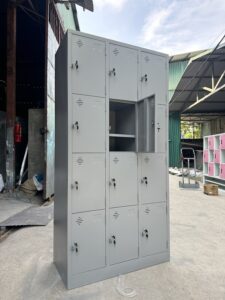Tủ locker 12 ngăn thêm khay phân phối cho khách hàng tại Thanh Xuân, Hà Nội