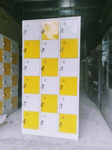 Tủ locker 18 ngăn trắng vàng sản xuất với số lượng lớn