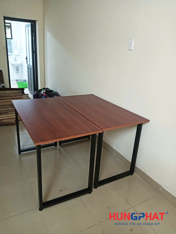 bàn văn phòng, bàn chân sắt