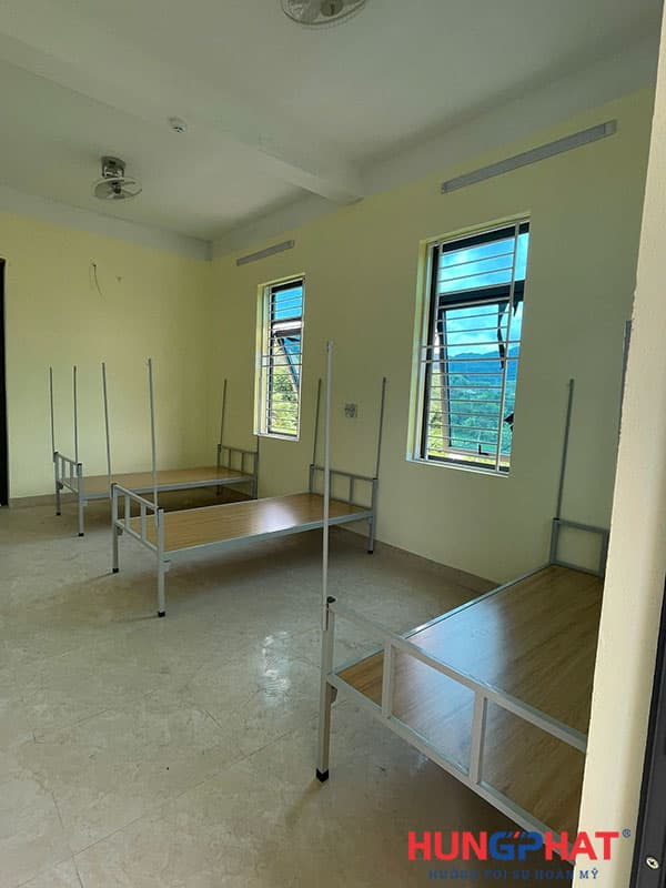 Công trình thực tế giường sắt đơn có cọc màn cho phòng ở tập thể